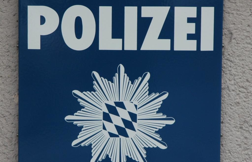 Gas und Bremse verwechselt Frau rammt in Viechtach drei geparkte Autos