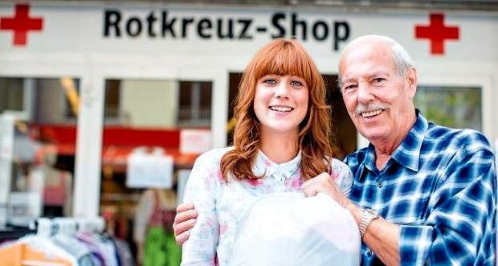 Barbara Rott Rotkreuz ROTKREUZ-SHOP: UMZUG UND JUBILÄUM