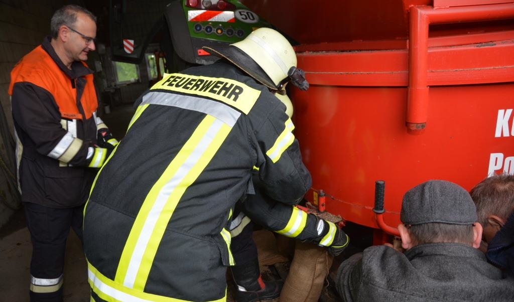 Gemeinschaftsaktion Alle 14 Feuerwehren aus Landau befüllen seit