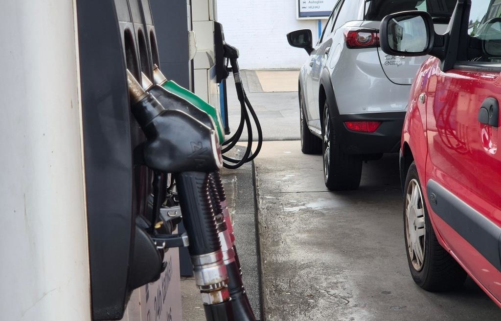 Merz announces relief from high fuel prices - | What politicians could ...