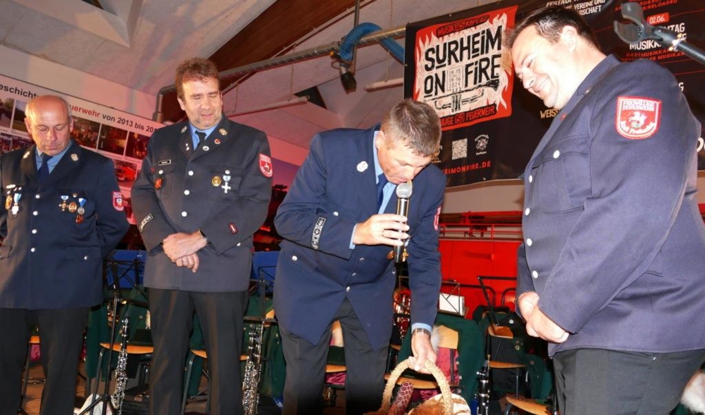 „Wuisln“ hatte Erfolg: In Freilassing einen Göd fürs Gründungsfest gefunden