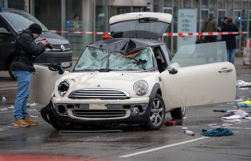Das Gerät Konnte Nicht Gesperrt Werden 4630 Auto fährt in Demo in München: Tatverdächtiger konnte nicht abgeschoben