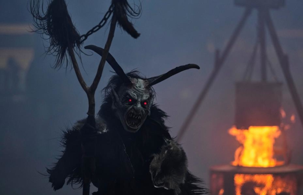 „Klaubaufwurf“: Krampusse schleudern Mann zu Boden und verletzen ihn ...