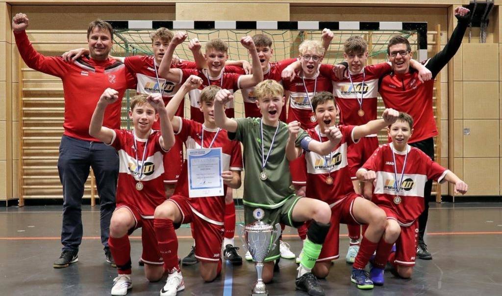 Luca Rees Luca Schmid führt die SG Schöfweg zum Cupsieg der C-Junioren