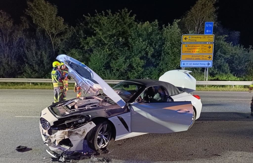 Luxus Vorfahrt Missachtet Mit Unfall Ebenbildnull