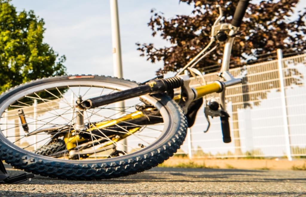 Stephanskirchen Eisenstange Durchbohrt Jungen 10 Bei Fahrradsturz - 5ywmtnz
