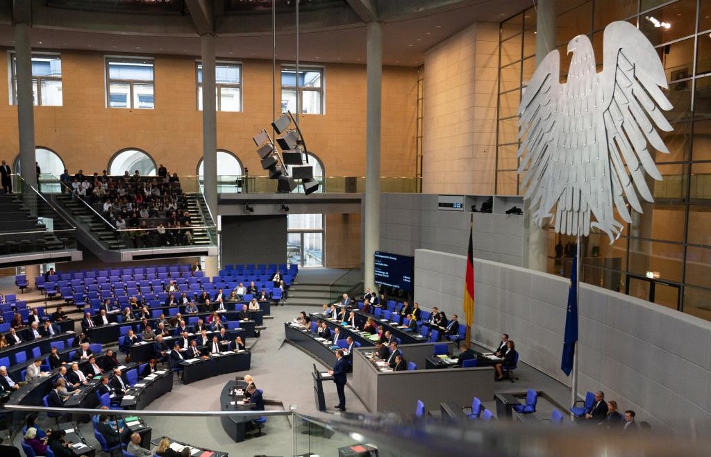 Bundestag beschließt Haushalt für 2026 mit hohen Schulden – dafür wird ...