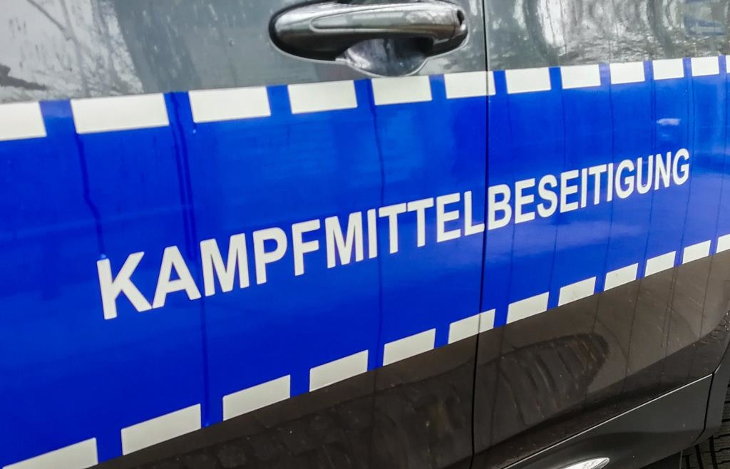 Spaziergänger findet bei Deggendorf Panzerfaust im Donau-Flussbett
