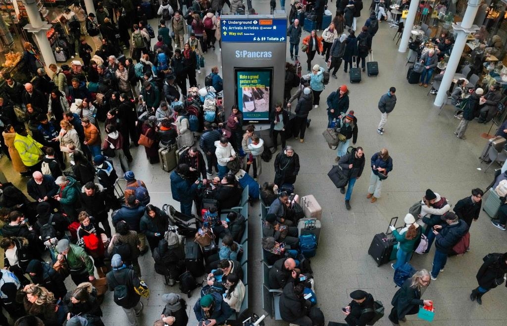 All Eurostar trains between London, Paris, Amsterdam, and Brussels are ...