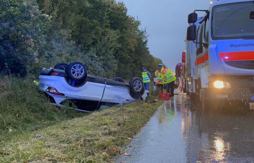 Serious accident on the A3 near Parsberg kills mother (32) and infant.