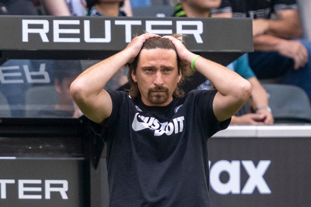Fußball-BundesligaNach Gelb-Rot: Elversberg-Trainer für ein Spiel gesperrt
