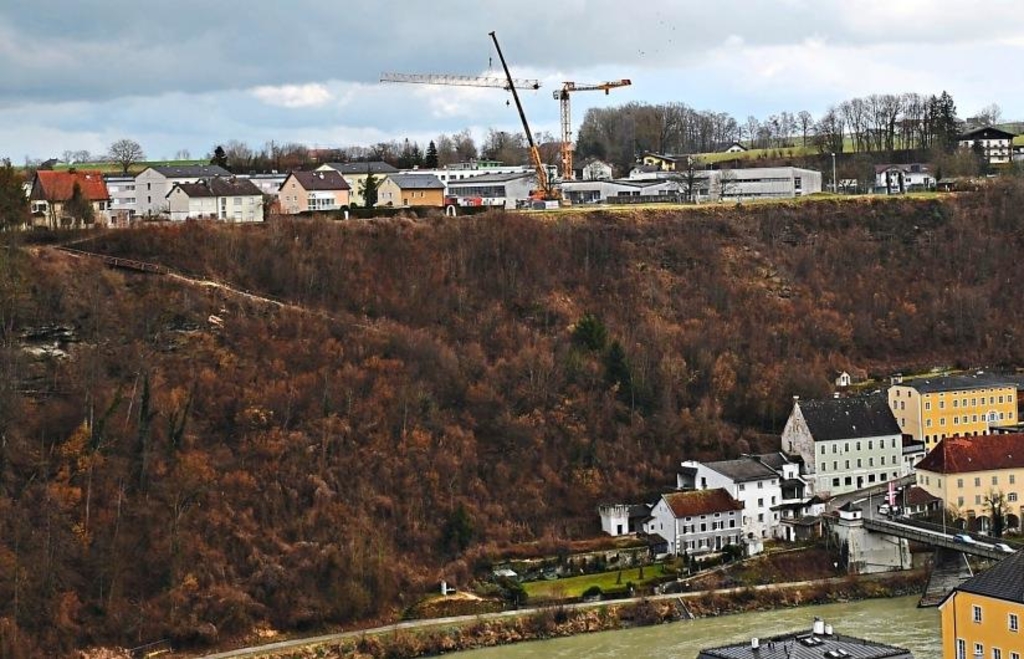 Baustart für Mehrzweckhalle und Schulsanierung in HochburgAch erfolgt