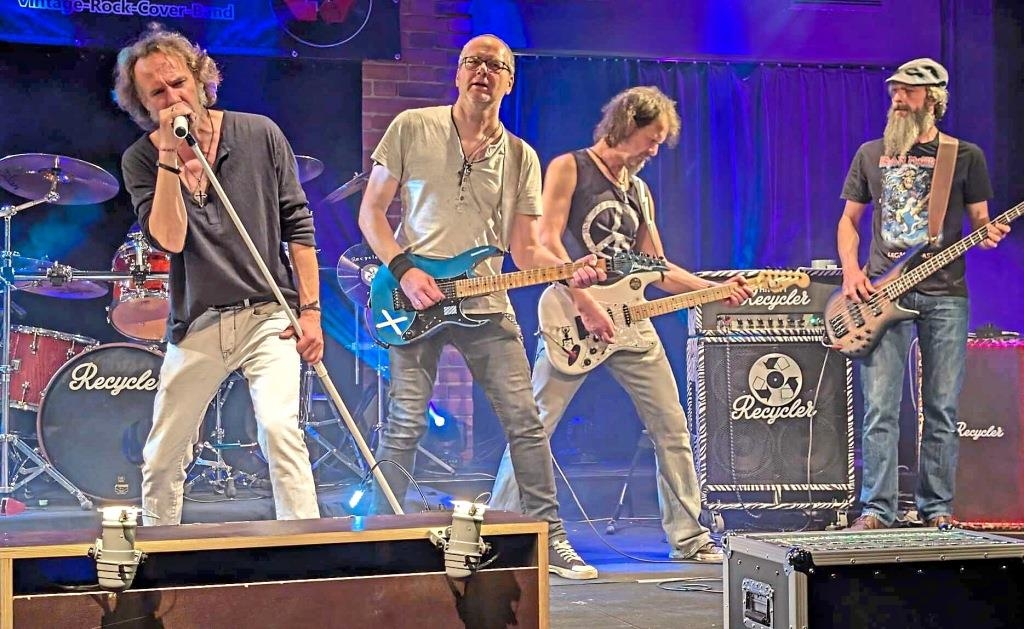 Recycler rocken die Theaterfabrik