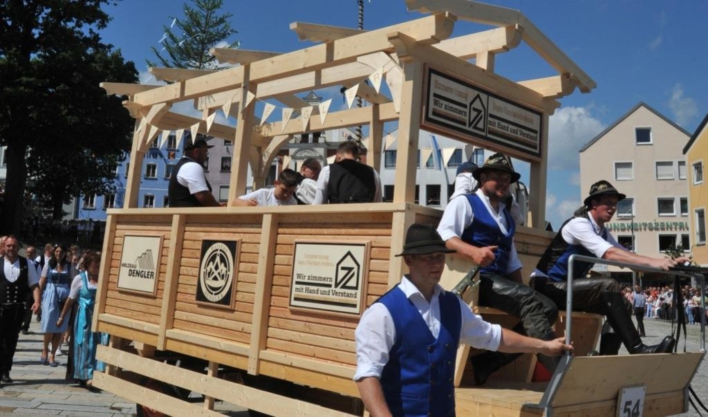 Grandioser Festzug zum Pichelsteiner-Jubiläum