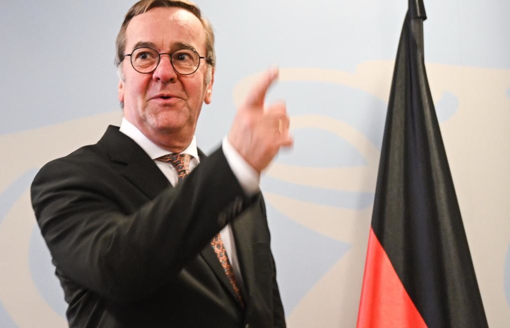 Pistorius celebrates new Bundeswehr record - | but still one in four drops ...