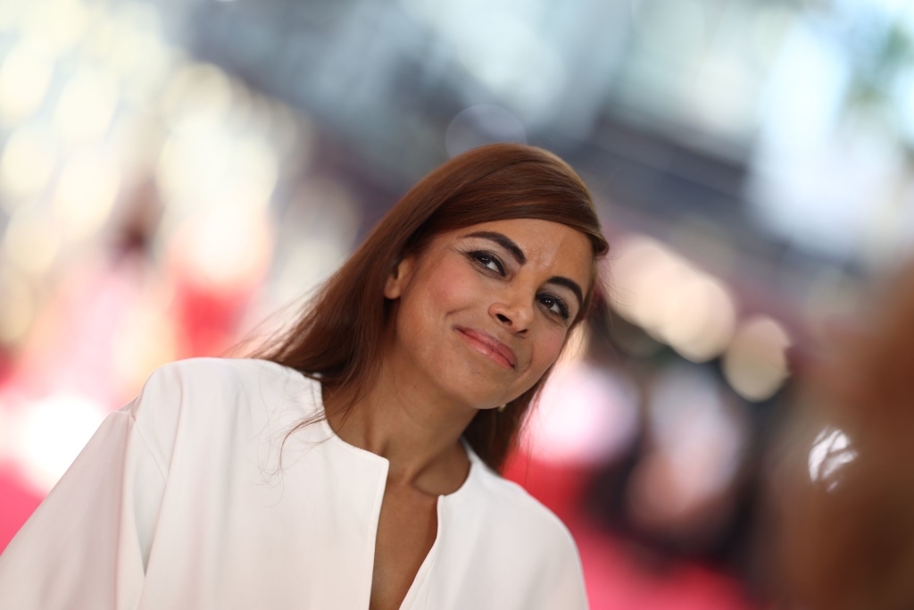 Collien Fernandes will sich bei Dating-Apps anmelden