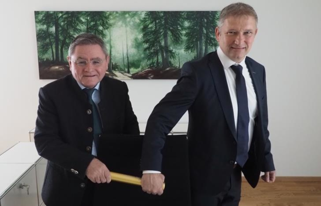 Erwin Schneider gibt Staffelstab an neuen Landrat Tobias Windhorst weiter