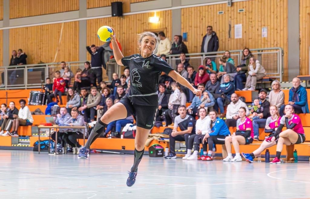 HandballTeams mit Siegen Dreimal Gelb in den ersten sechs Minuten