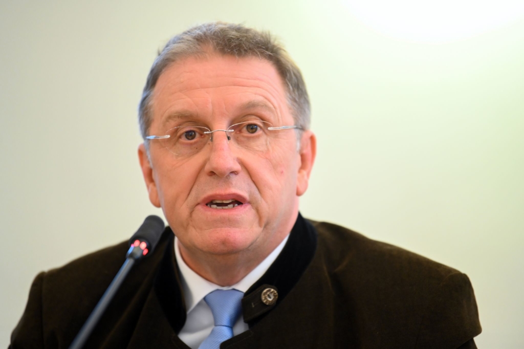 AfD-Mann geehrt - Wie weit reicht die Brandmauer der CSU?