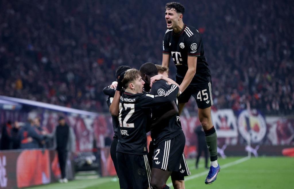 Ruthless and brutal: Invincible Bayern overturn a deficit and dismantle ...