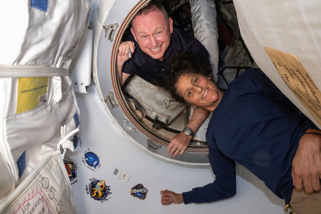 Auf ISS gestrandete Astronauten beginnen Rückreise zur Erde
