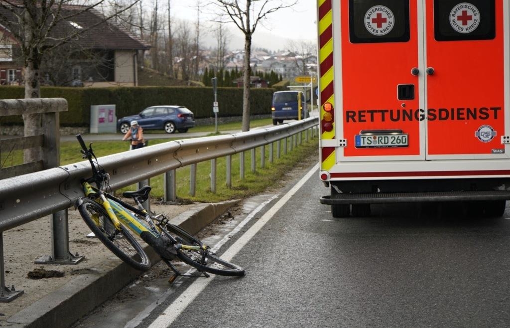 Mit Auto Fahrradfahrer Angefahren
