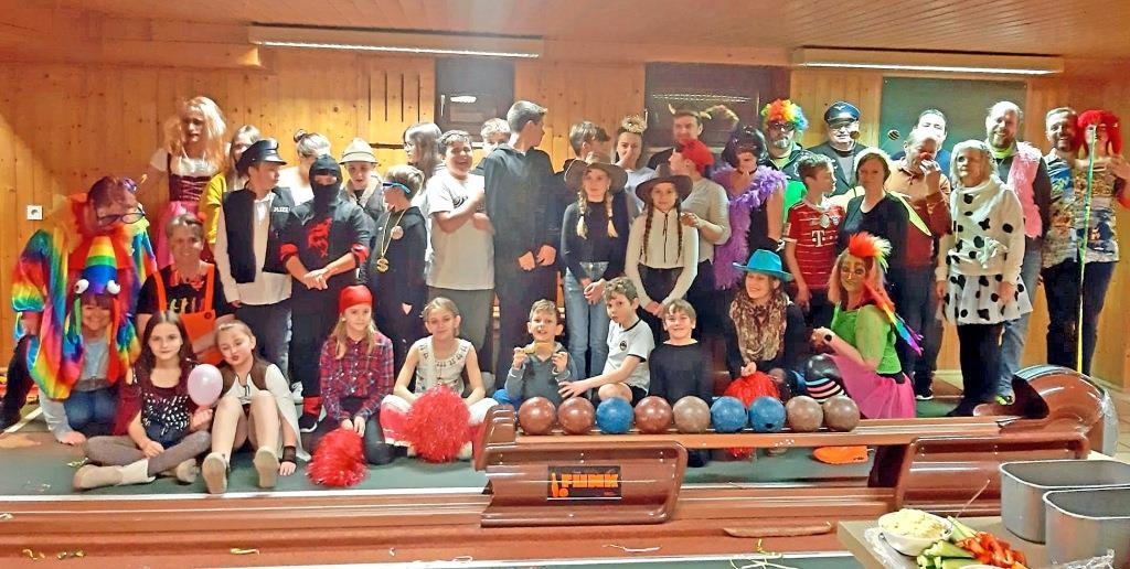 Ein Ballon war mit Konfetti gefüllt