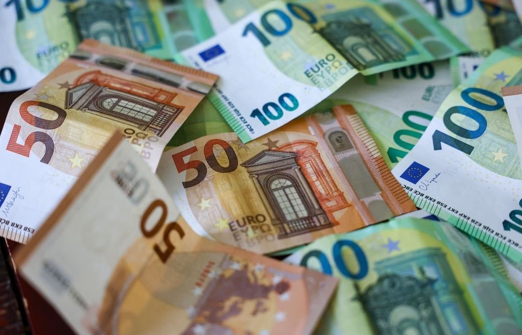 Plainclothes officers strike on A3 in Passau: Bundles of cash found