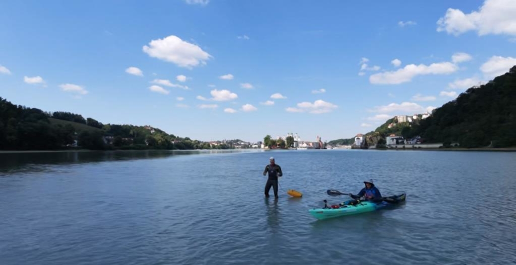 Knee-deep water - | and that in the middle of the Danube near the Passau ...